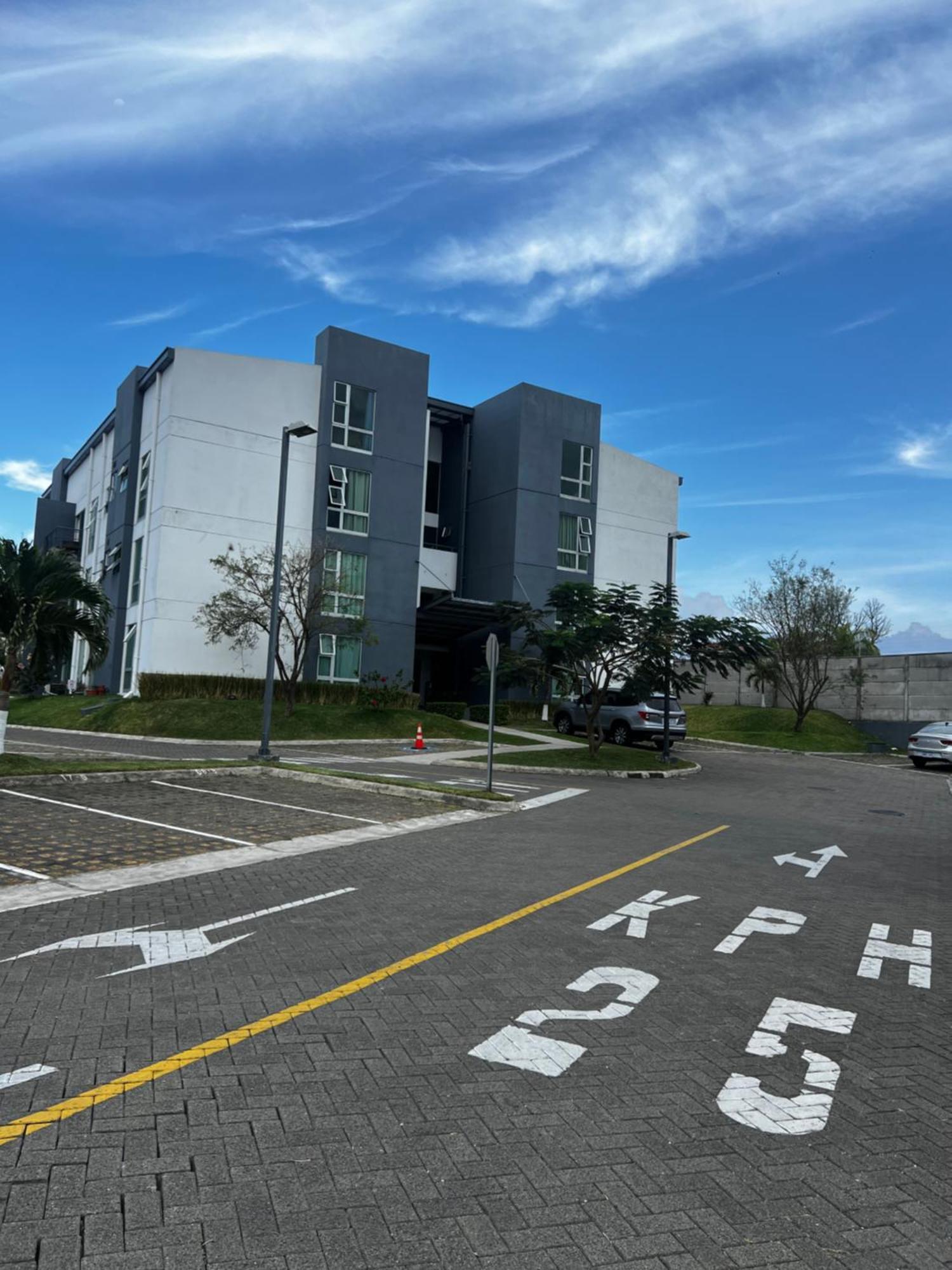 Comodidad Y Privacidad En Un Solo Lugar เอเรเดีย ภายนอก รูปภาพ